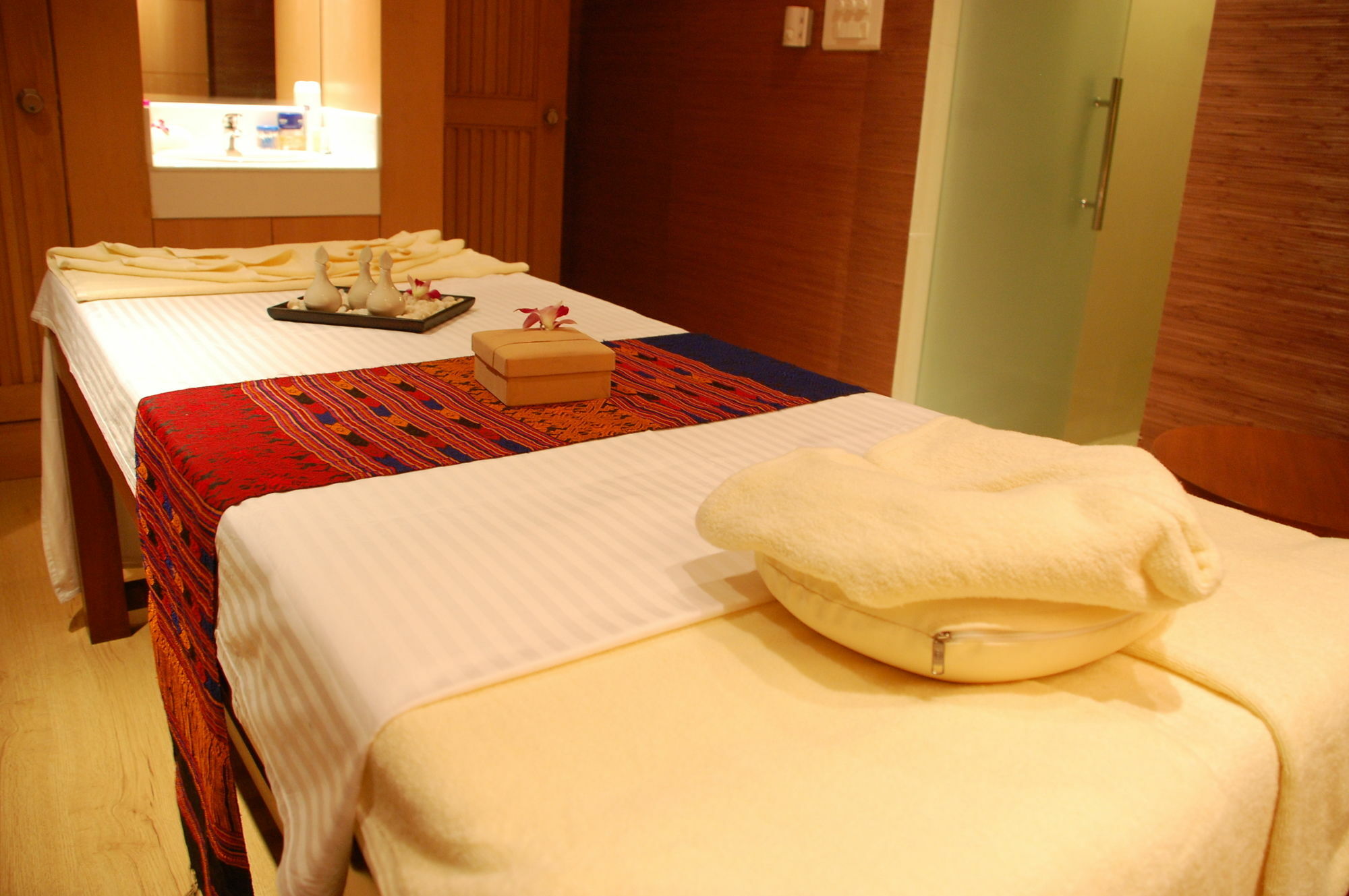 Ellaa Hotel Gachibowli Haïdarabad Extérieur photo