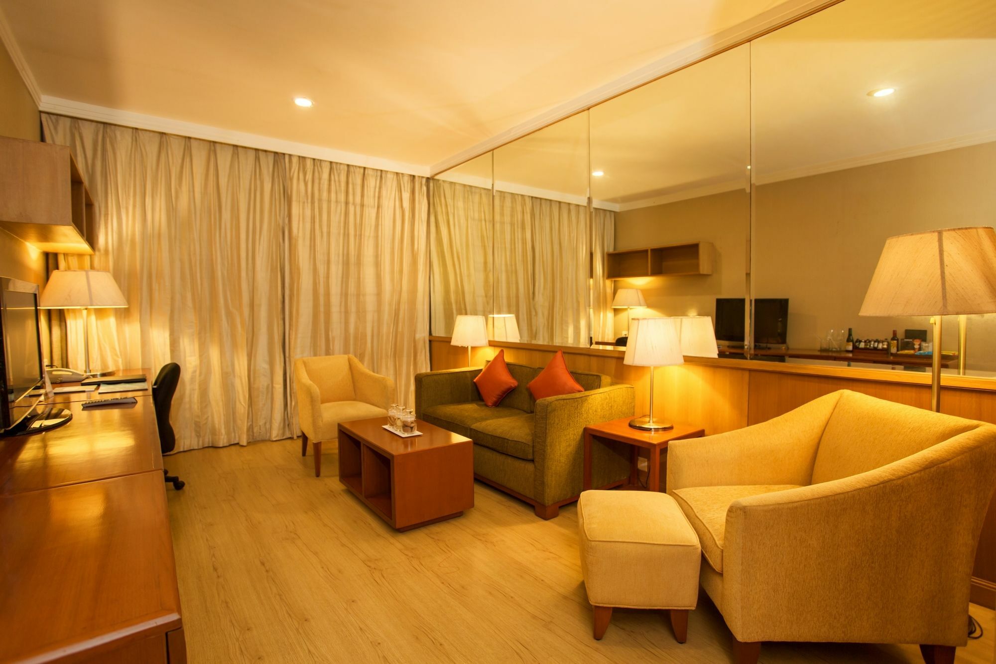 Ellaa Hotel Gachibowli Haïdarabad Extérieur photo